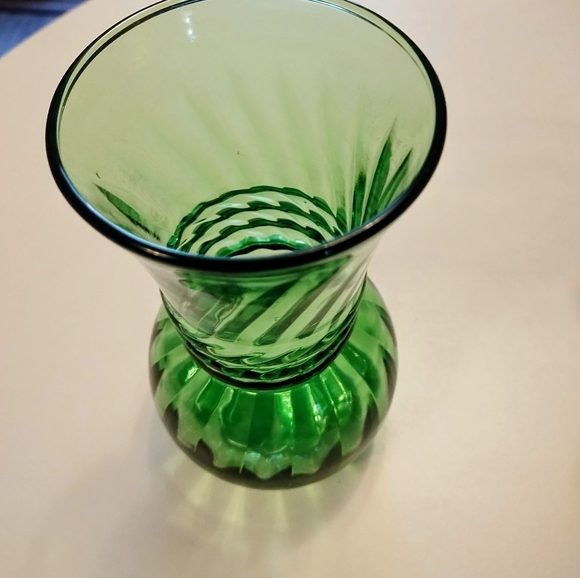 Vintage Indiana Glass ILLUSIONS Pattern GREEN Optic with 3 Rings Design Vase - Picture 4 of 8